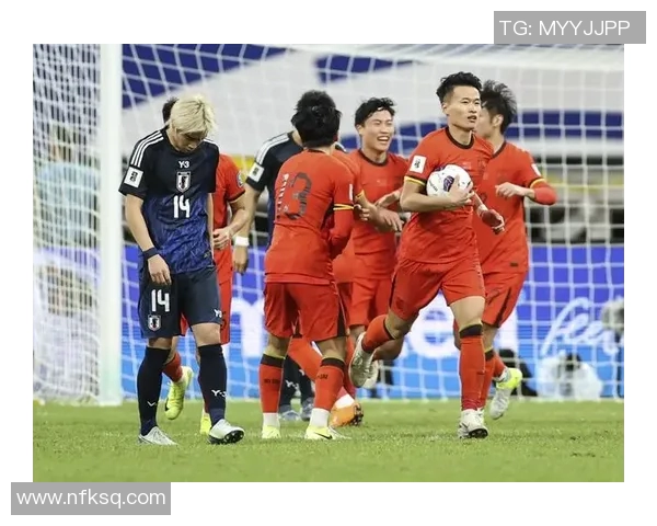 中央水手与新城堡联队的激烈对决展现足球魅力与团队精神