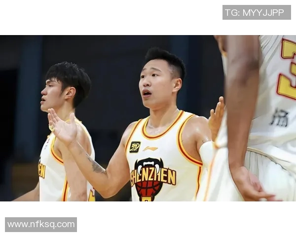 贺希宁：从篮球新星到职业生涯的辉煌转折点探索